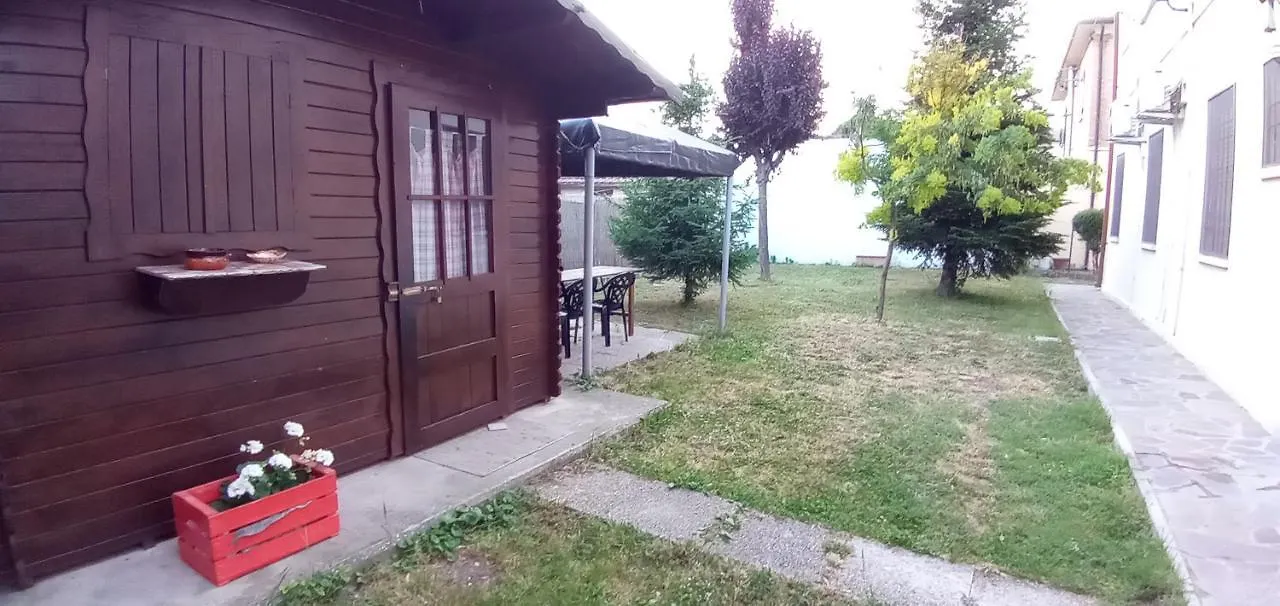 Holiday home Locazione Mimosa Con Giardino Villa Ostellato